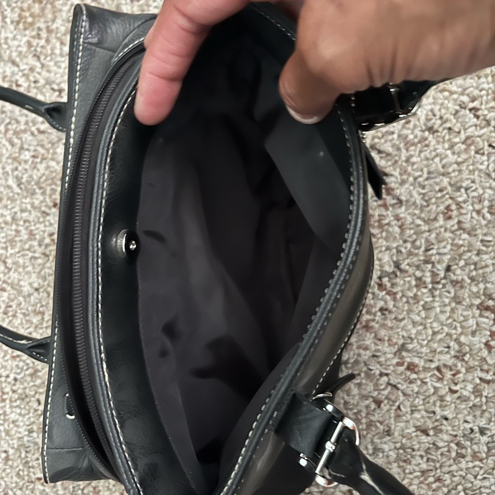 Black handbag - Picture 9 of 9